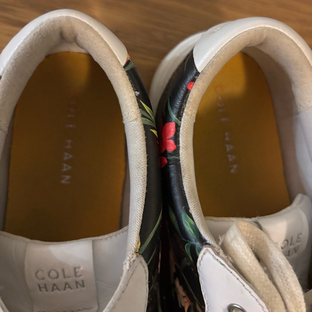Cole Haan Floral White and Black Sneakers Size 8B Pre Loved - Picture 7 of 13